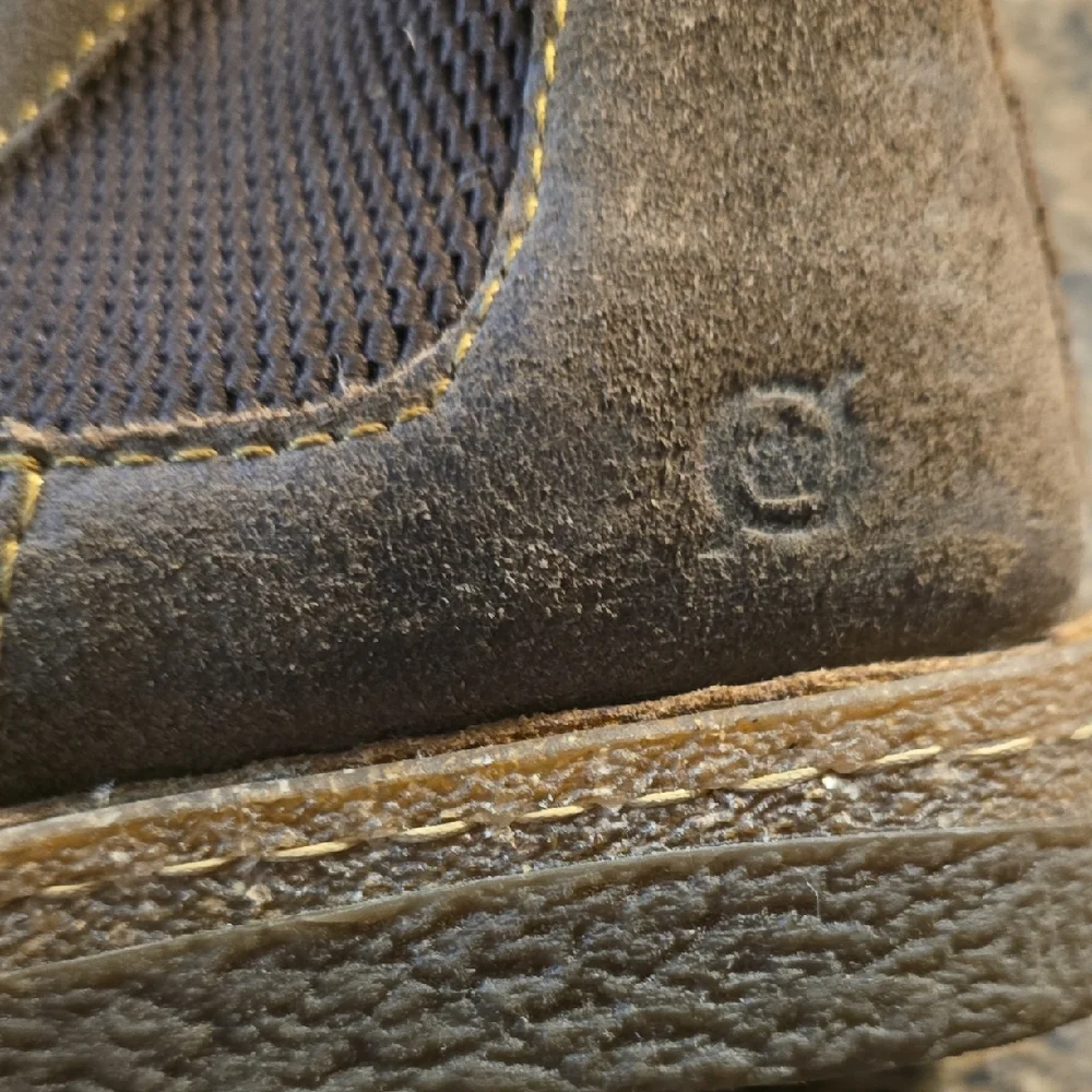Women's Chelsea Ankle Boots in Brown Suede